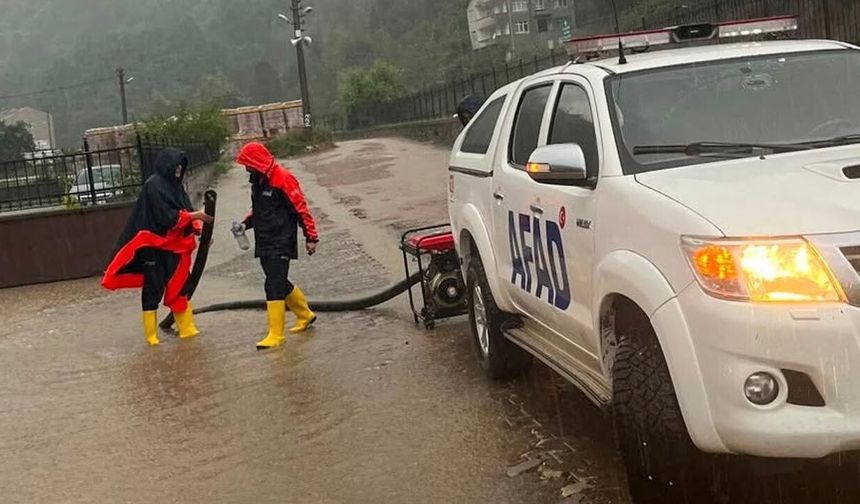Çankırı AFAD, Kastamonu’daki sel çalışmalarına destek verdi