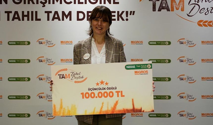 Atık durumdaki meyveleri hammaddeye dönüştürdü