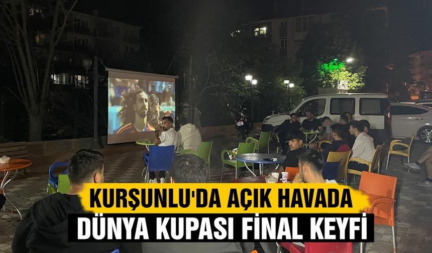Kurşunlu'da Dünya Kupası finali açık havada izlendi