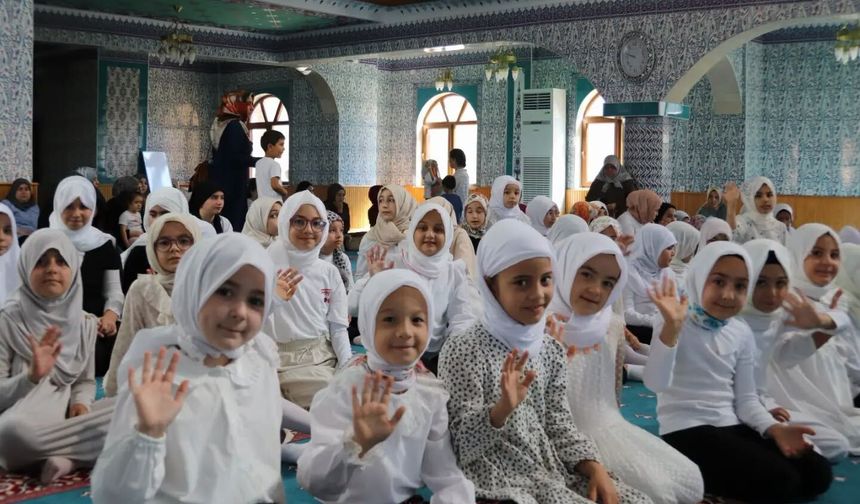 Çankırı İmam-ı Azam Camii’nde yaz Kur’an kursları sona erdi