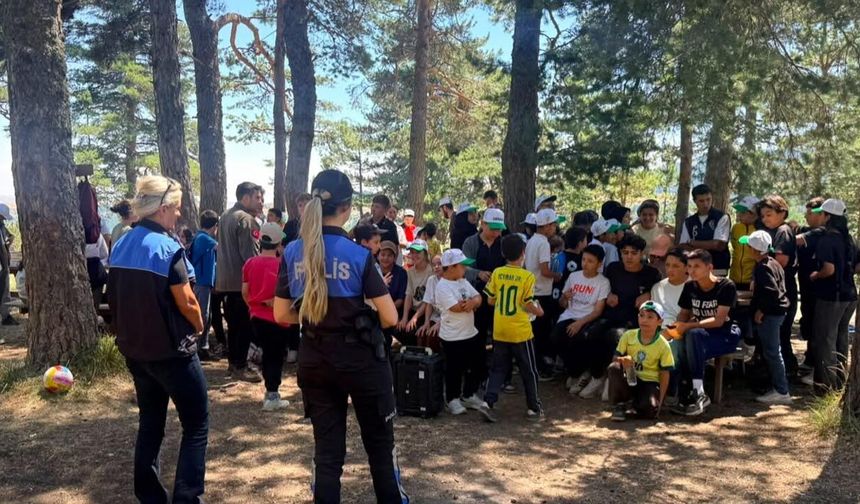 Çankırı Emniyeti’nden çocuklara güvenli gelecek eğitimi verildi