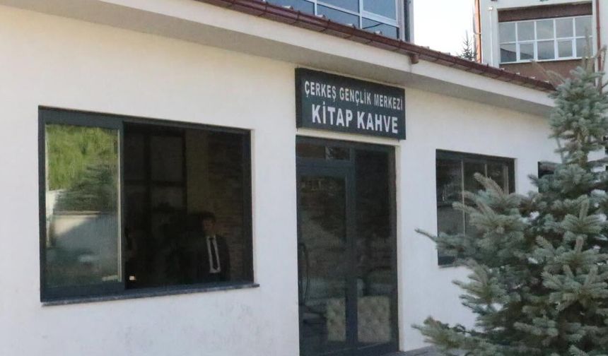 Çerkeş’te gençlerin yeni buluşma noktası Kitap Kahve hizmete açıldı