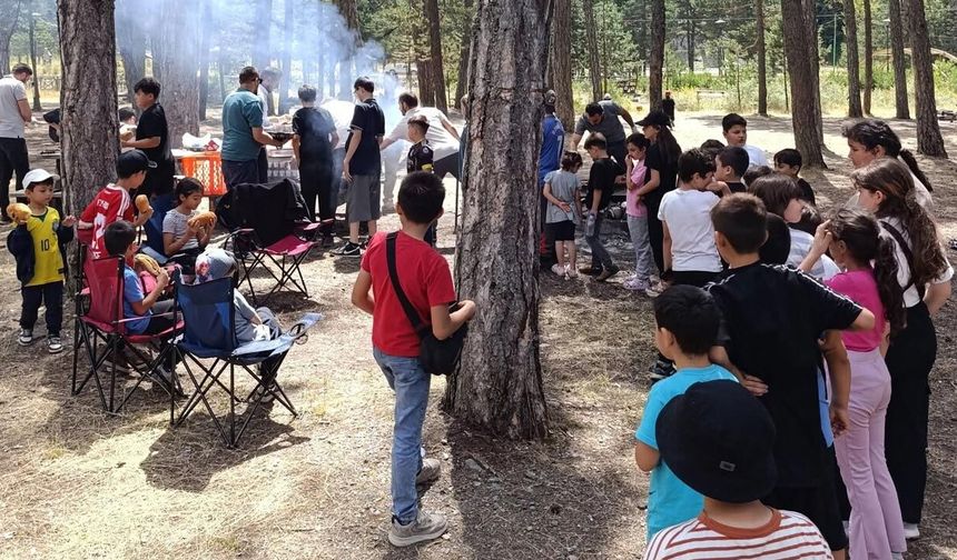 Ilgaz’da Yaz Kur’an kursu öğrencileri piknikte doyasıya eğlendi