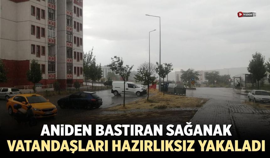 Kurşunlu’da aniden bastıran sağanak vatandaşları hazırlıksız yakaladı