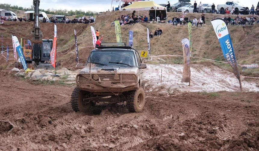 Çorum’da Off-Road Tutkunları Zorlu Parkurda Yarıştı