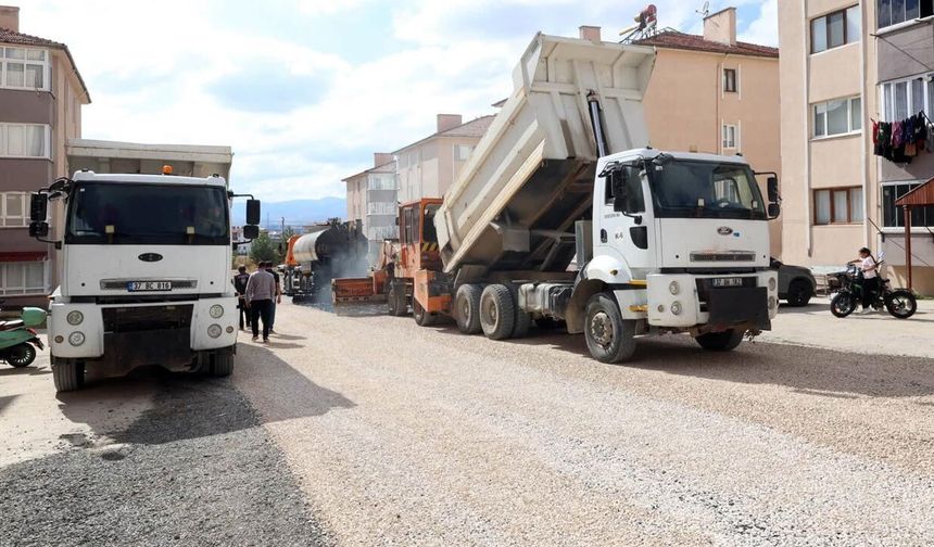 Çerkeş’te mahalle yollarına asfalt dokunuşu