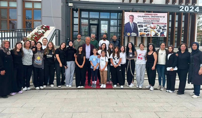 Çerkeş’in folklor ekibine Başkan Sopacı’dan ödül