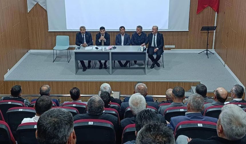 Kurşunlu’da muhtarlar toplandı: Hem köy hizmetleri hem bağımlılık konuşuldu
