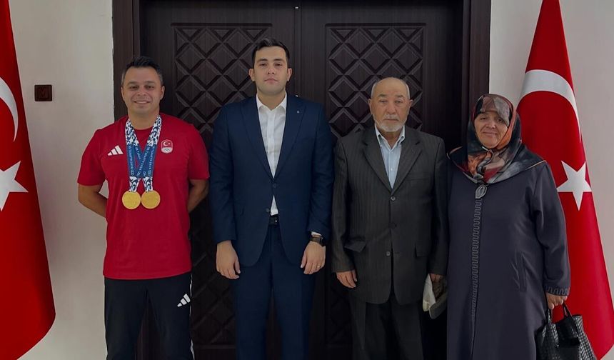Çankırı’nın gururu İsmail Keleş Kaymakam Akbel’i ziyaret etti.
