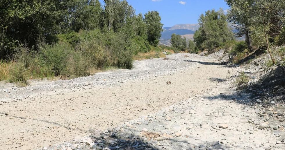 Ilgaz’ın Gök Çay’ı yaz sıcağına dayanamadı